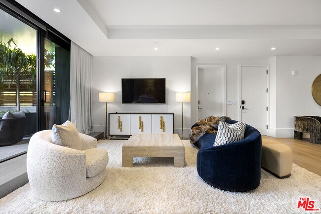 Foto del edificio - 8420 Sunset Blvd