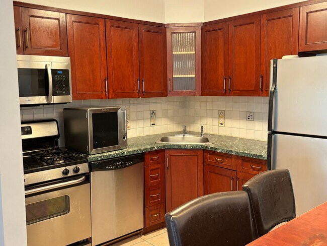 Foto del edificio - 2000 Linwood Ave