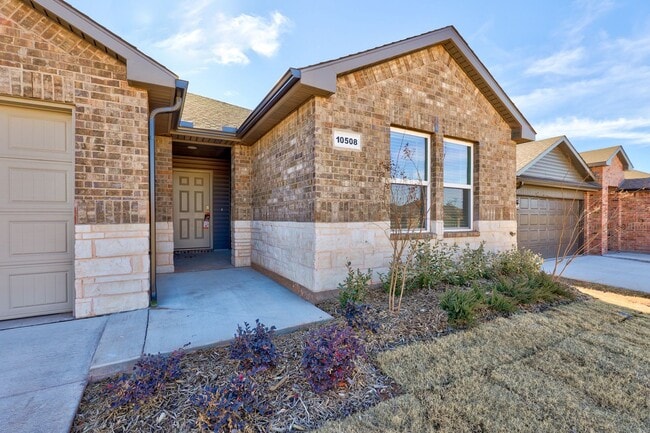 Building Photo - 10508 SW 41st St