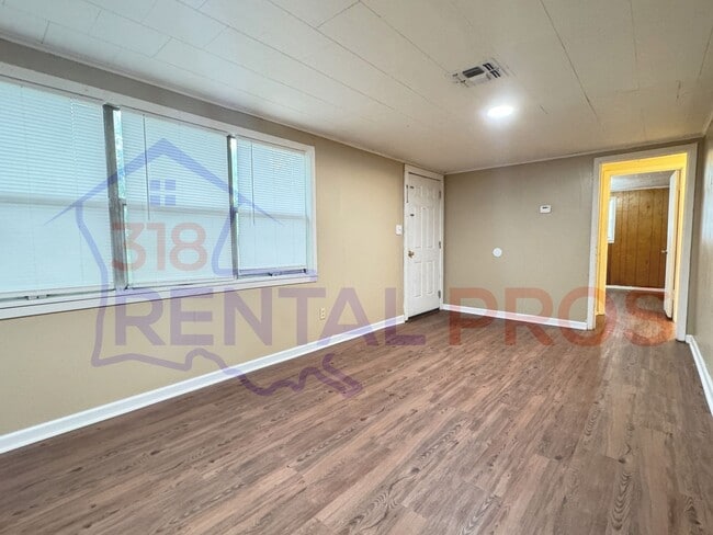 Building Photo - 3 Bed, 2 Bath Home in Ruston