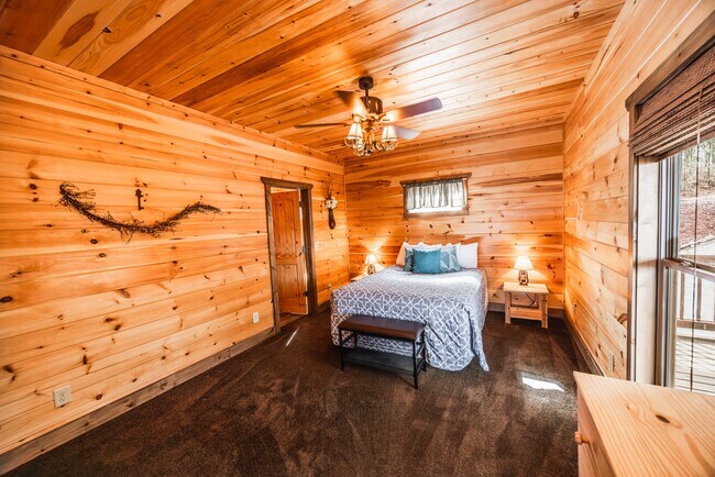 Foto del edificio - 921 Ridge Peak Dr