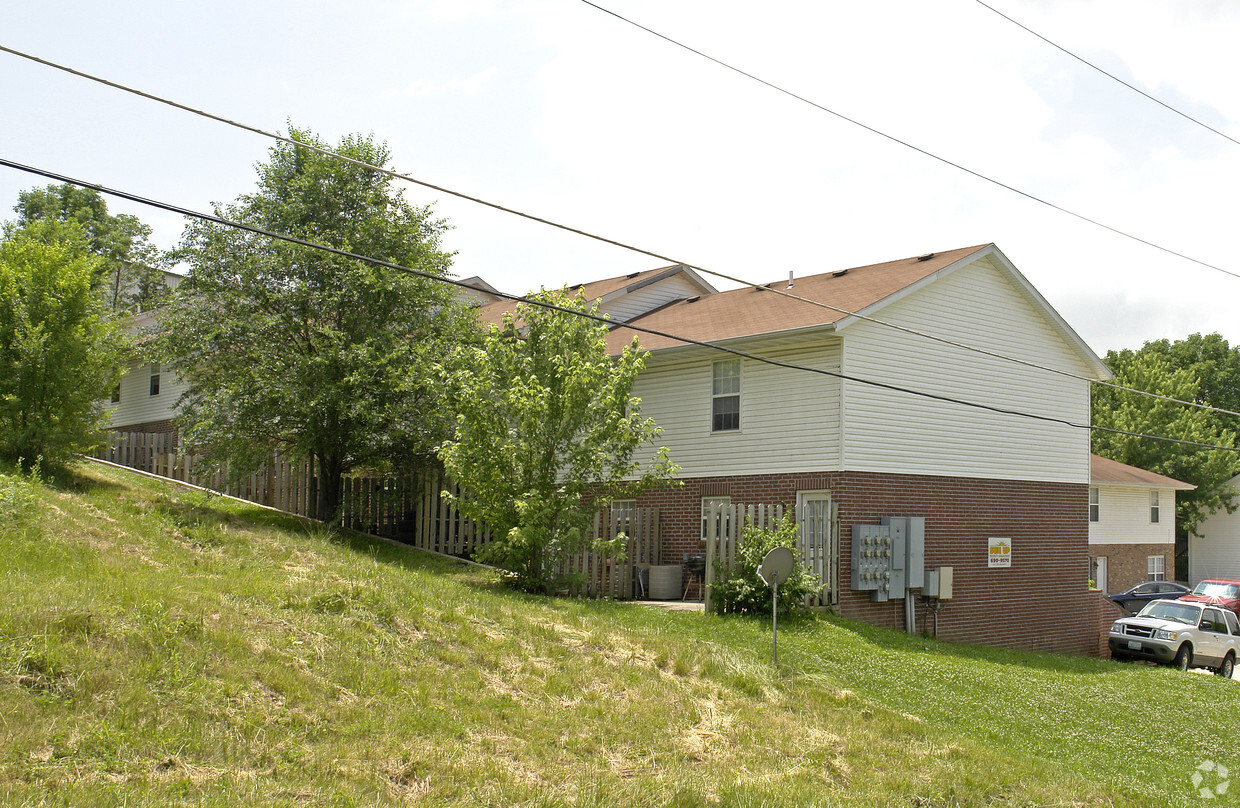 Building Photo - 1819 Crader Dr
