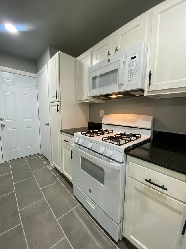 Foto del edificio - 7137 E Newton St