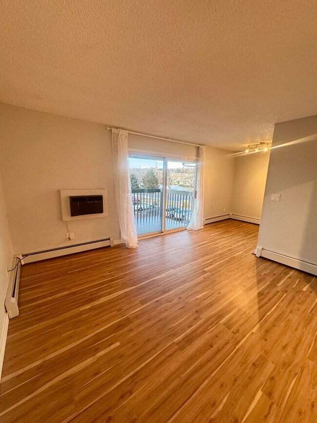 Foto del edificio - Cozy 1 Bedroom / 1 Bath Condo/DECEMBER MOVE IN SPECIAL