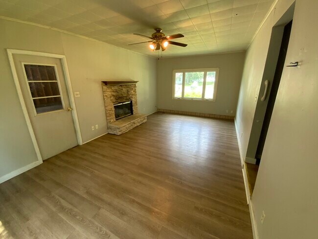 Building Photo - 600 Shadowlawn Pl