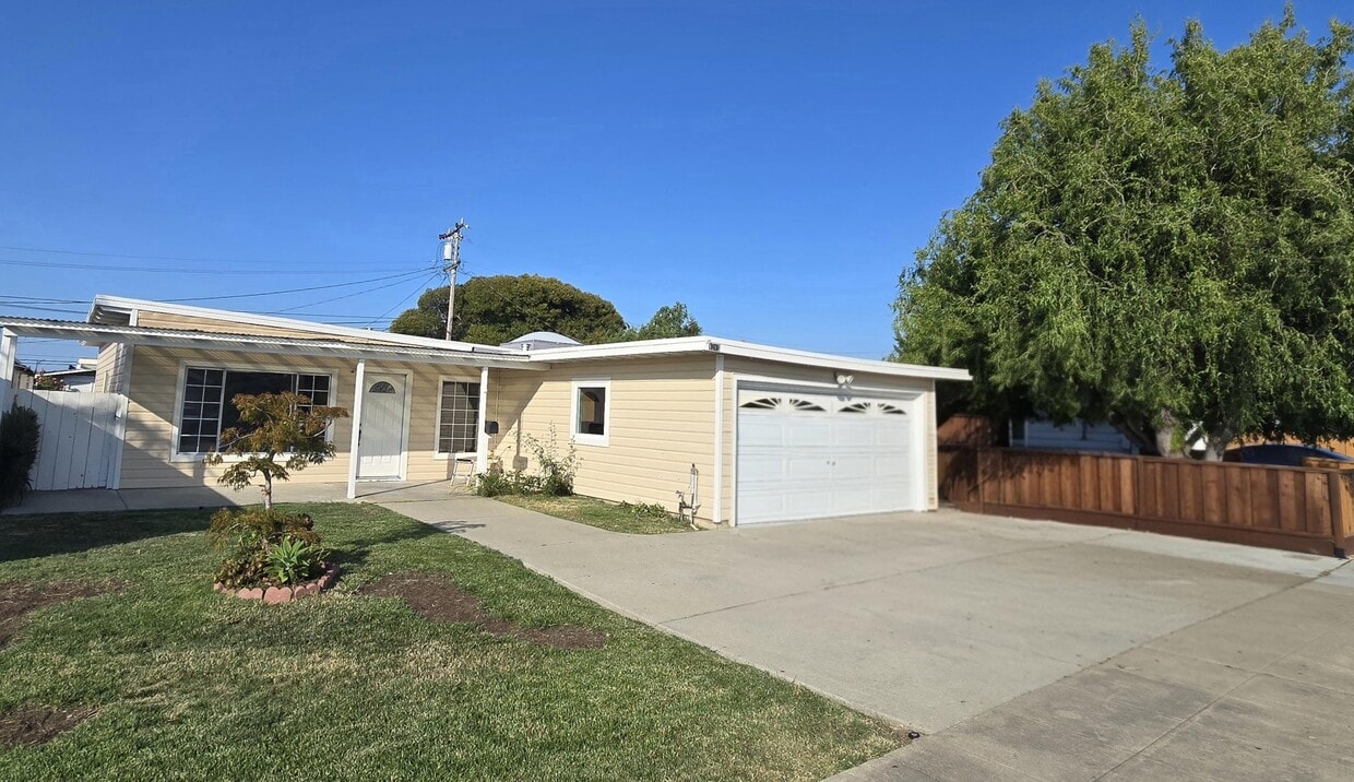 Front view - 1203 Cobb St