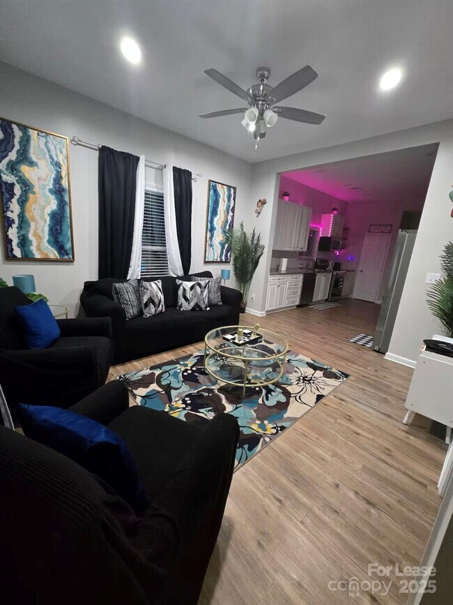 Foto del edificio - 1806 Vinton St