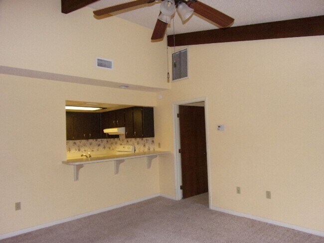 Foto del edificio - Willow Point Estates Condo