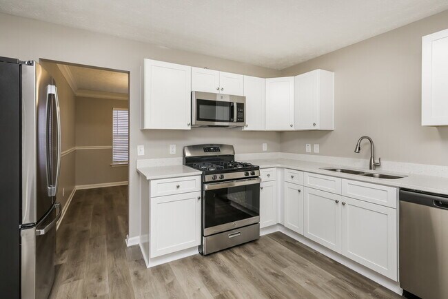 Building Photo - 5875 Bellingrath Way