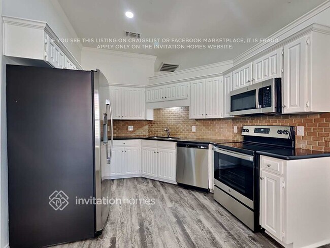 Foto del edificio - 6305 Fern Meadow Dr