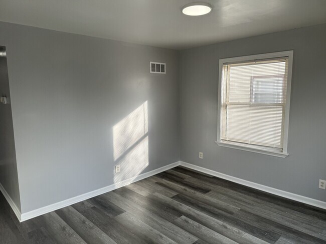 Building Photo - 7235 Lozier