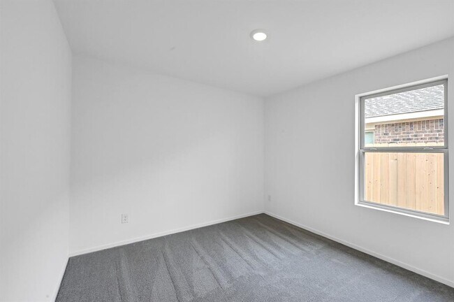 Foto del edificio - 5130 Sunvalley Bend Dr