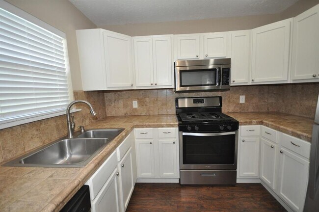 Building Photo - 2102 N Galveston Ave