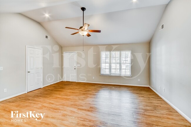 Building Photo - 290 Mill Rd