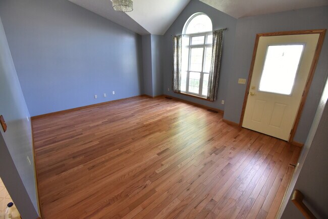Foto del edificio - 335 Channing Ave