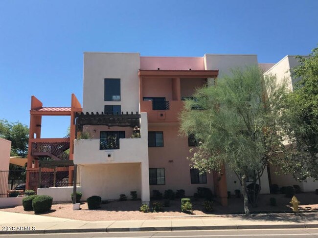 Building Photo - Close to ASU