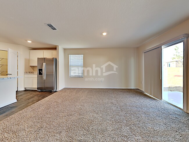 Foto del edificio - 4445 Warm Springs Way