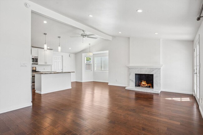 Building Photo - 9501 Ronda Ave