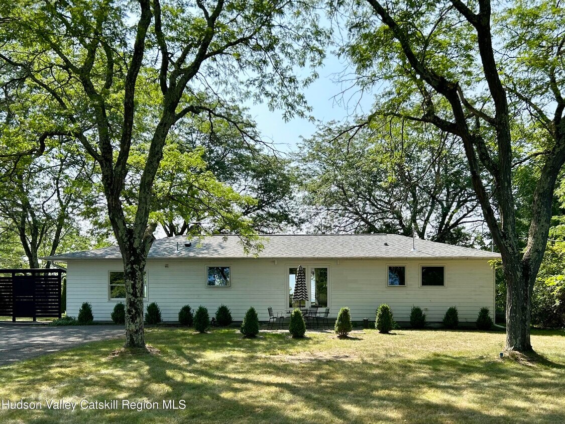 Foto principal - 166 Hilltop Rd