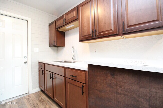 Foto del edificio - 6040 N 21st Ave