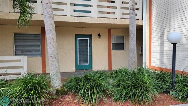 Building Photo - 3204 NW 103rd Terrace