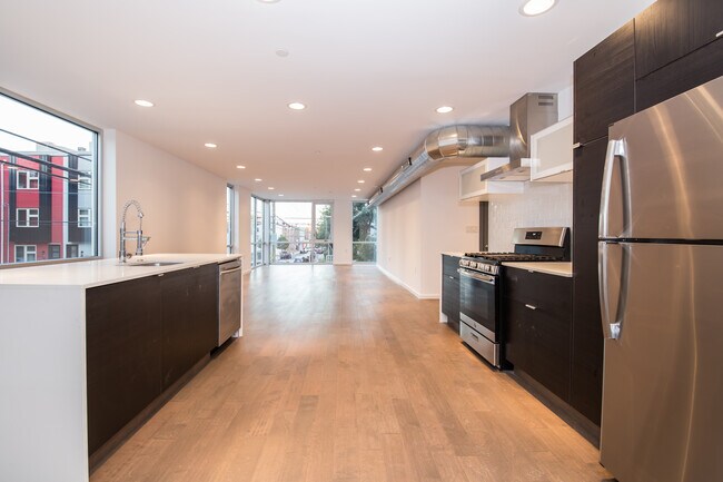 Building Photo - 1444 N 7th St
