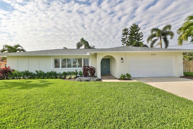 Foto del edificio - 4350 13th Ln NE