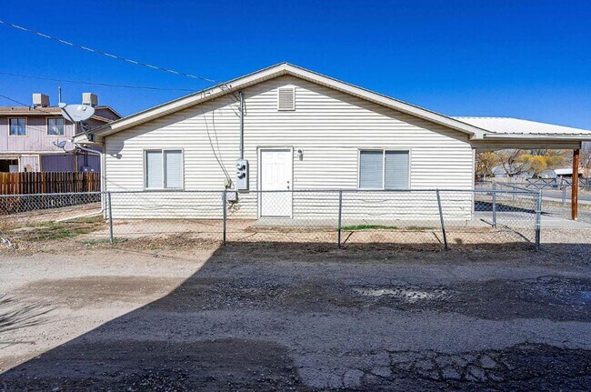 Building Photo - 3249 White Ave