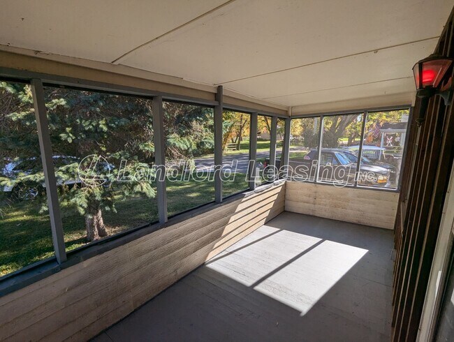 Foto del edificio - Cozy 2-Bedroom Home on a Beautiful Lot in Amherst!