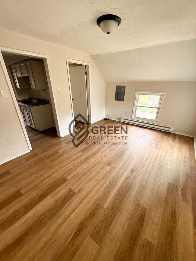 Foto del edificio - 592 N Dearborn Ave