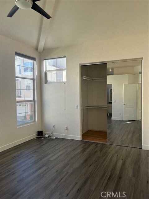 Building Photo - 1071 S Volterra Way