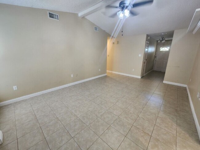 Building Photo - 2311 Vollman Ln