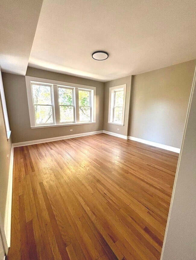 Foto del edificio - 4741 N Keating Ave