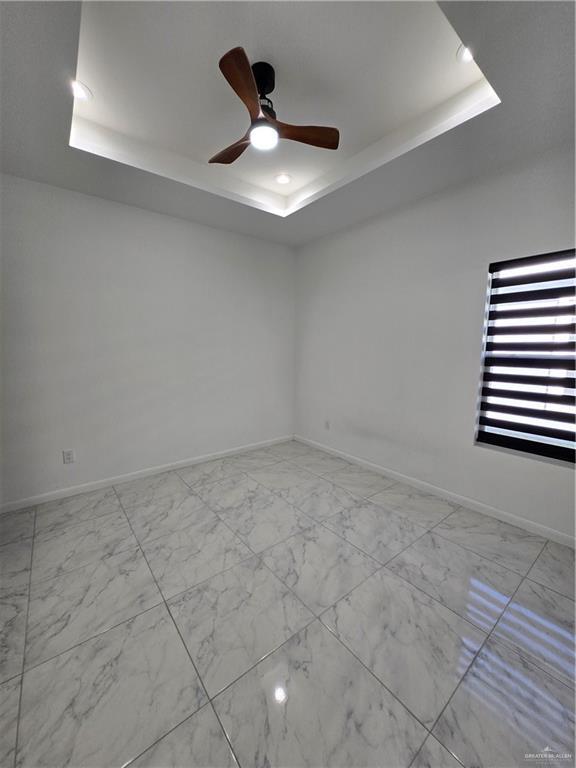 Building Photo - 4 W Woodson Dr
