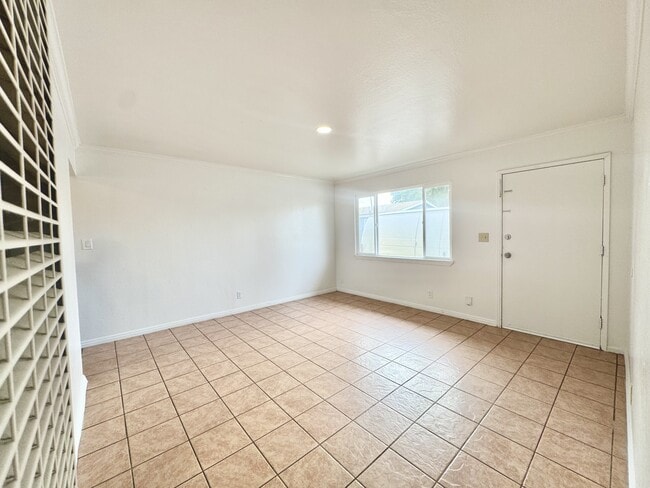 Building Photo - 277 Cherry Way