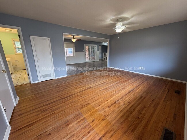 Foto del edificio - 1901 S 72nd St