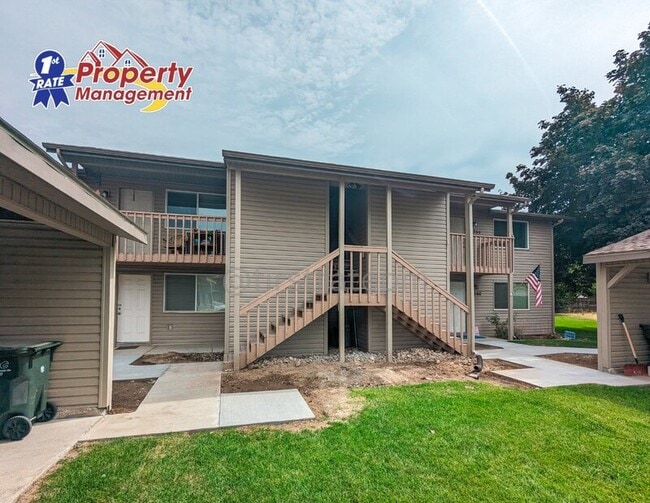 Building Photo - 1462 W Sandalwood Dr