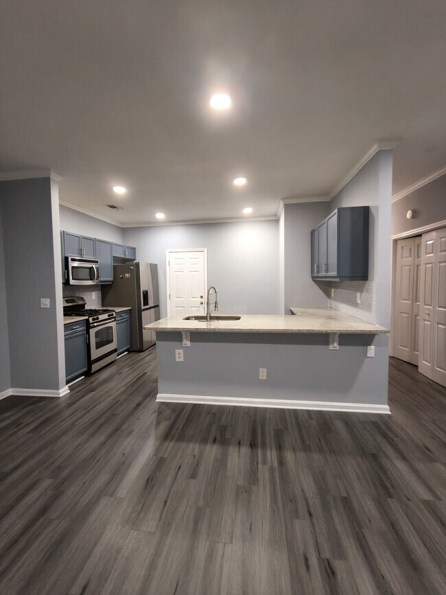 Building Photo - 4120 Rogers Creek Ct