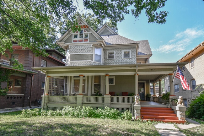 Building Photo - 1717 D St