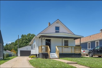 Building Photo - 3560 S 40th St