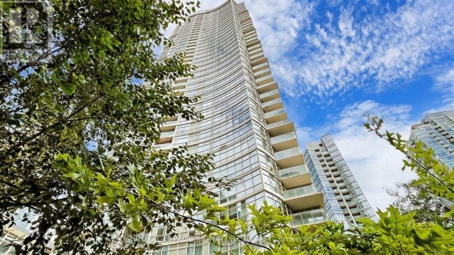 Building Photo - 10 Navy Wharf Ct