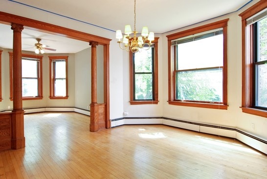 Building Photo - 2040 N Hoyne Ave