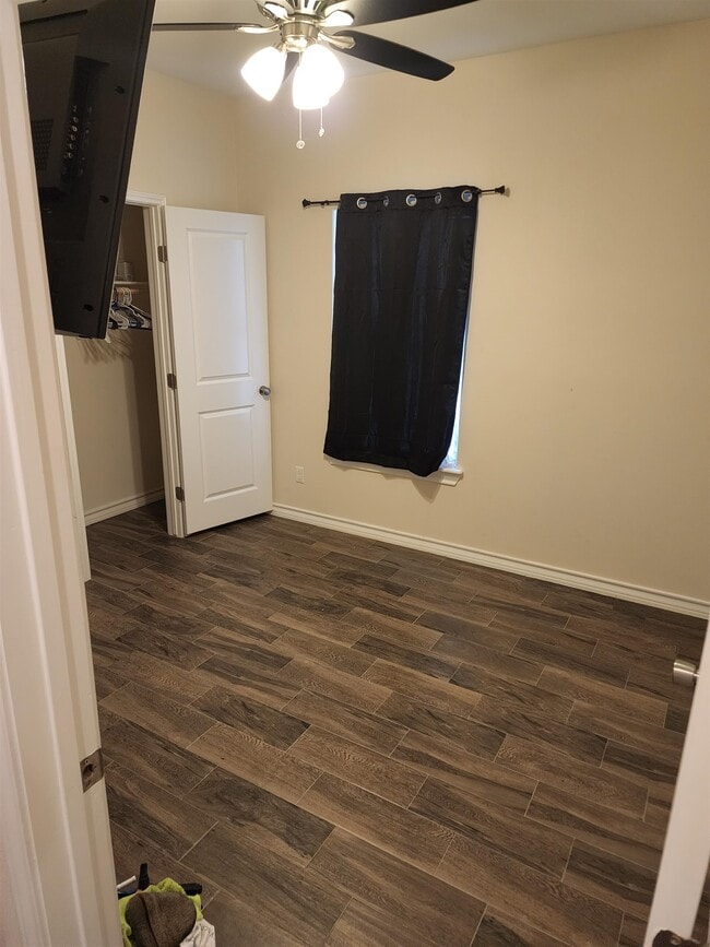 Foto del edificio - 5704 St Sebastian Ln
