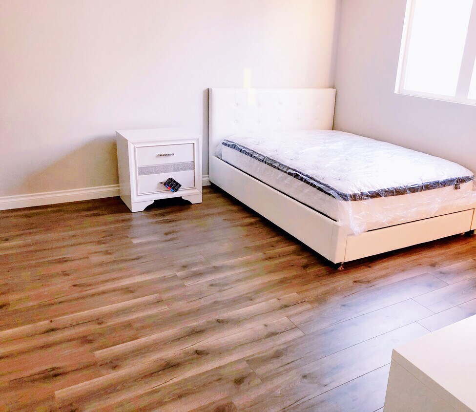 Foto del edificio - 1340 W 37th St