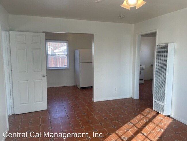 Building Photo - 2 br, 1 bath House - 1929-1/2 South J St