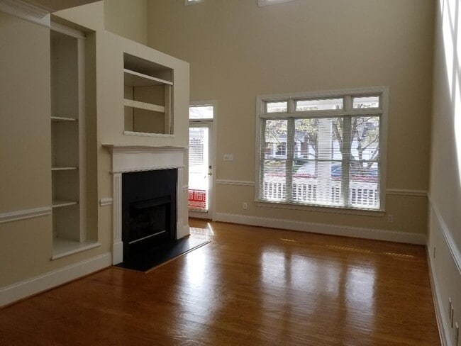 Gas FP - 19333 Beaufain St