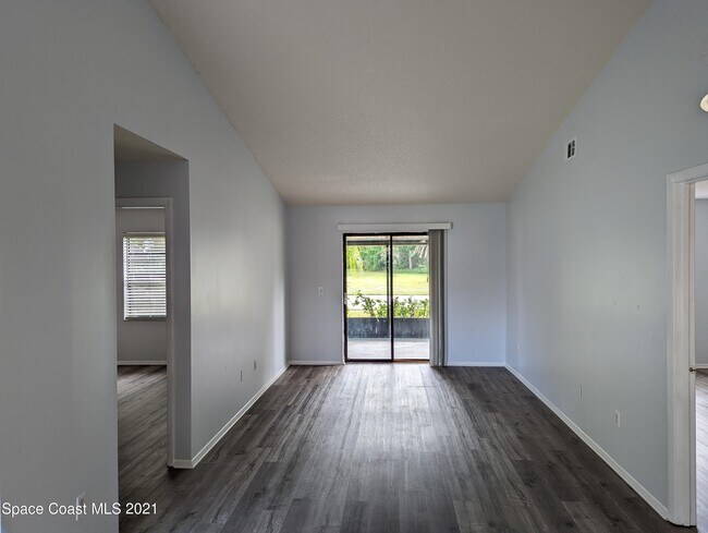 Foto del edificio - 1681 Owl Ln