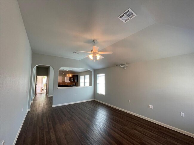 Foto del edificio - 7817 Duber Ln