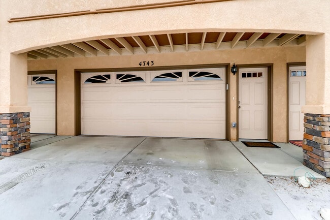 Building Photo - 4743 Iron Horse Villas Point