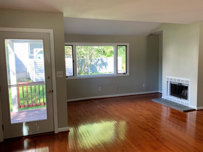 Building Photo - 17 Spinnaker Way